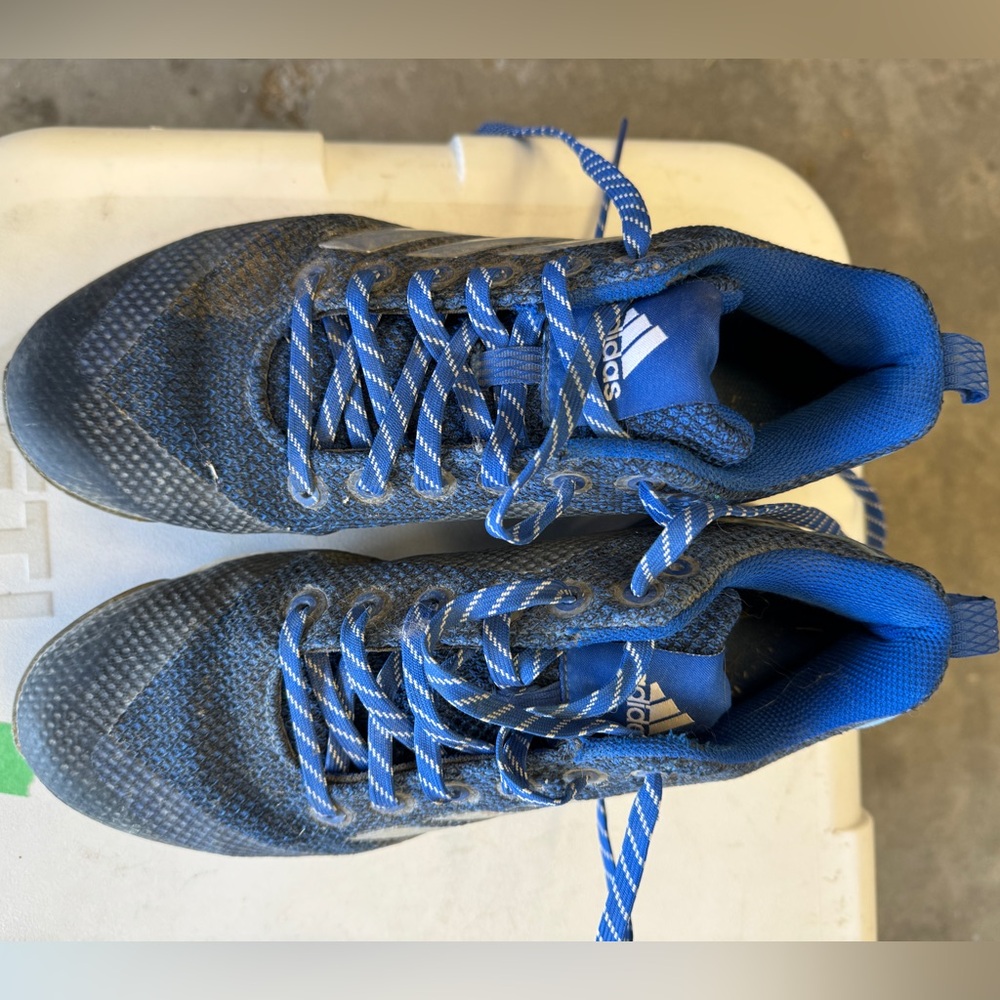 Woman like new Adidas metal softball cleats